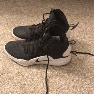Nike Hyperdunk X Team Basketball Shoe